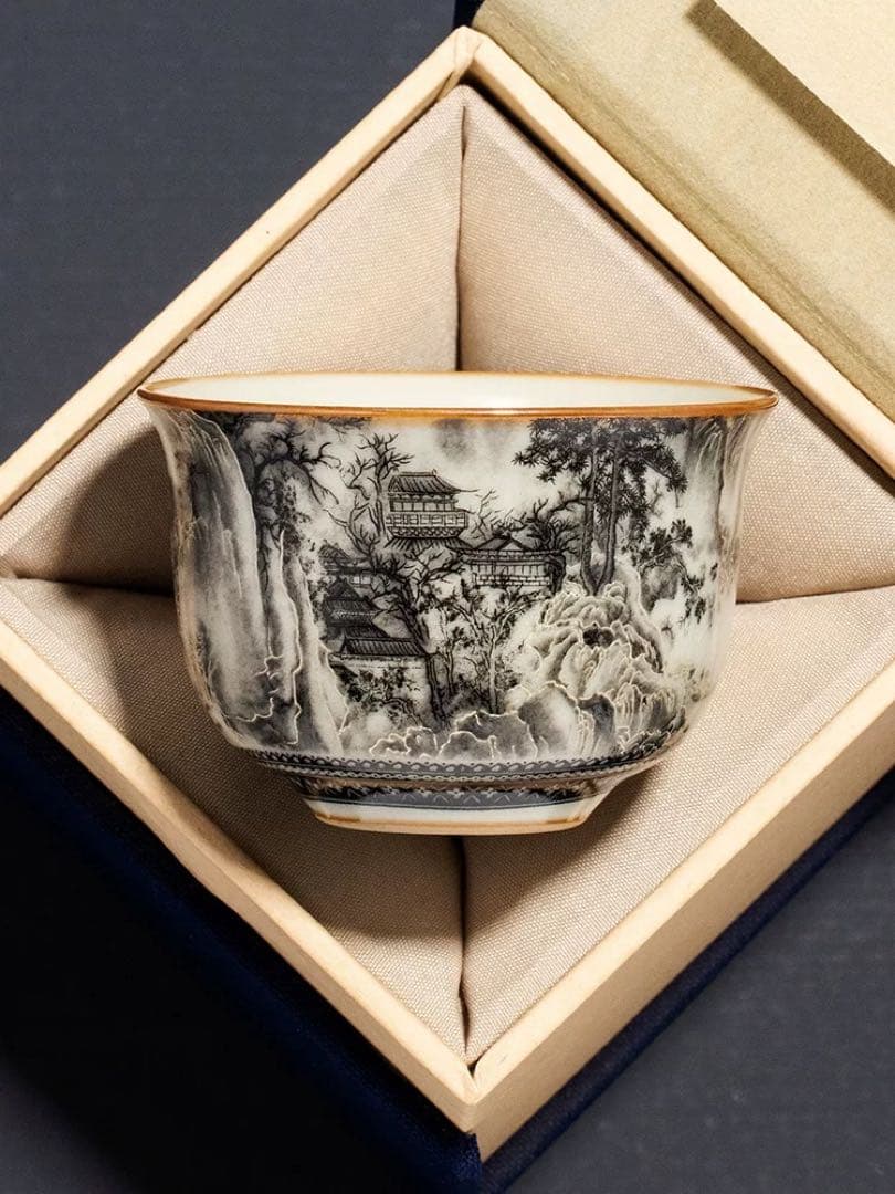 山水画の陶器茶碗 専用箱付き